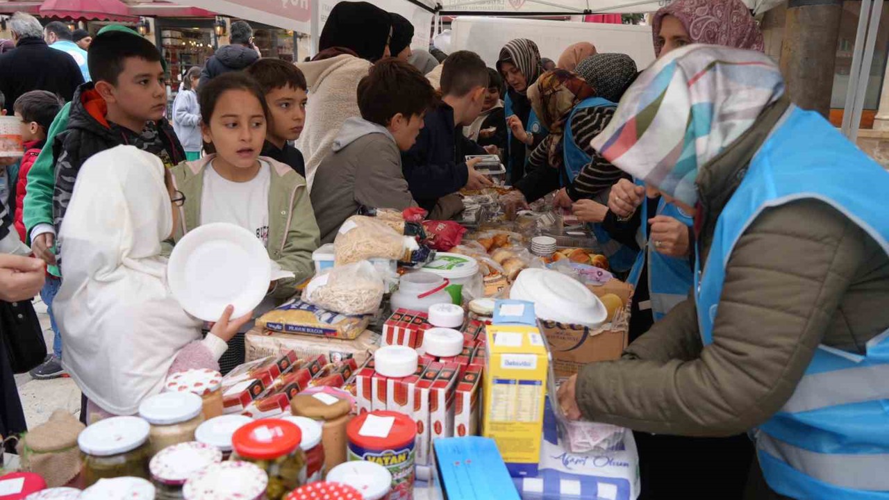 Kastamonu’da Gazze için hayır çarşısı kuruldu
