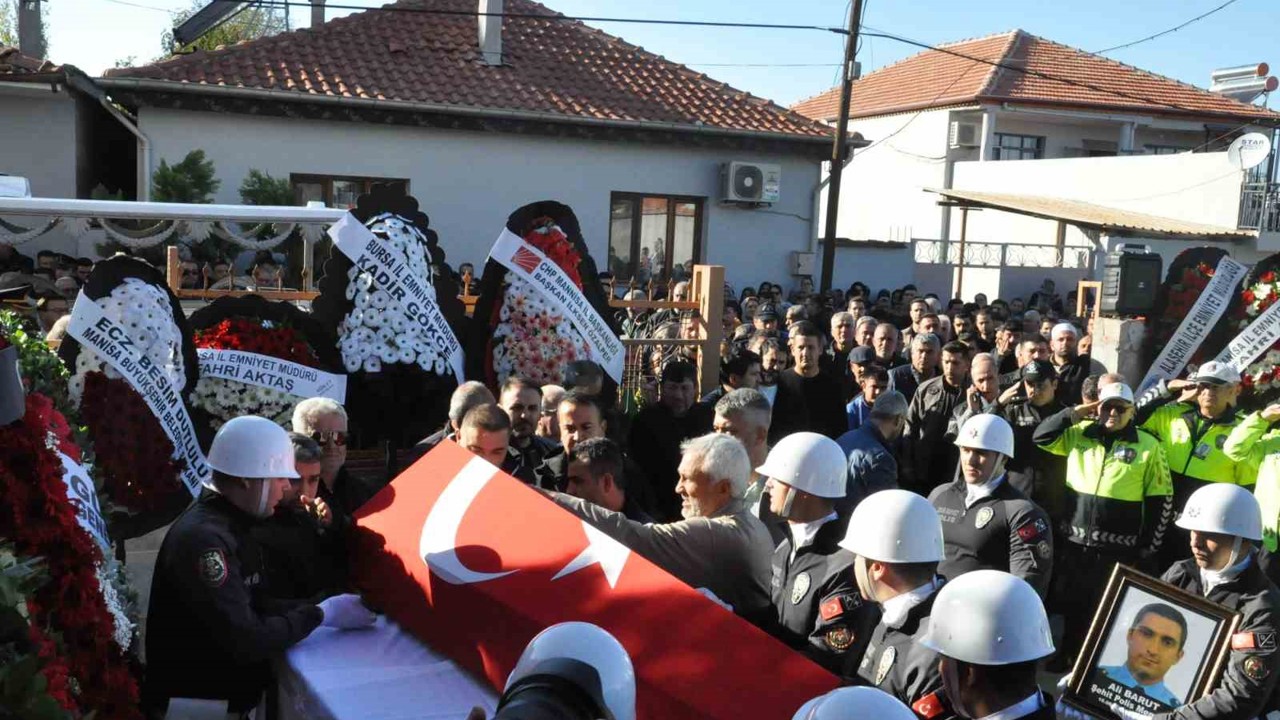 Kazada şehit olan Polis Memuru Ali Barut son yolculuğuna uğurlandı
