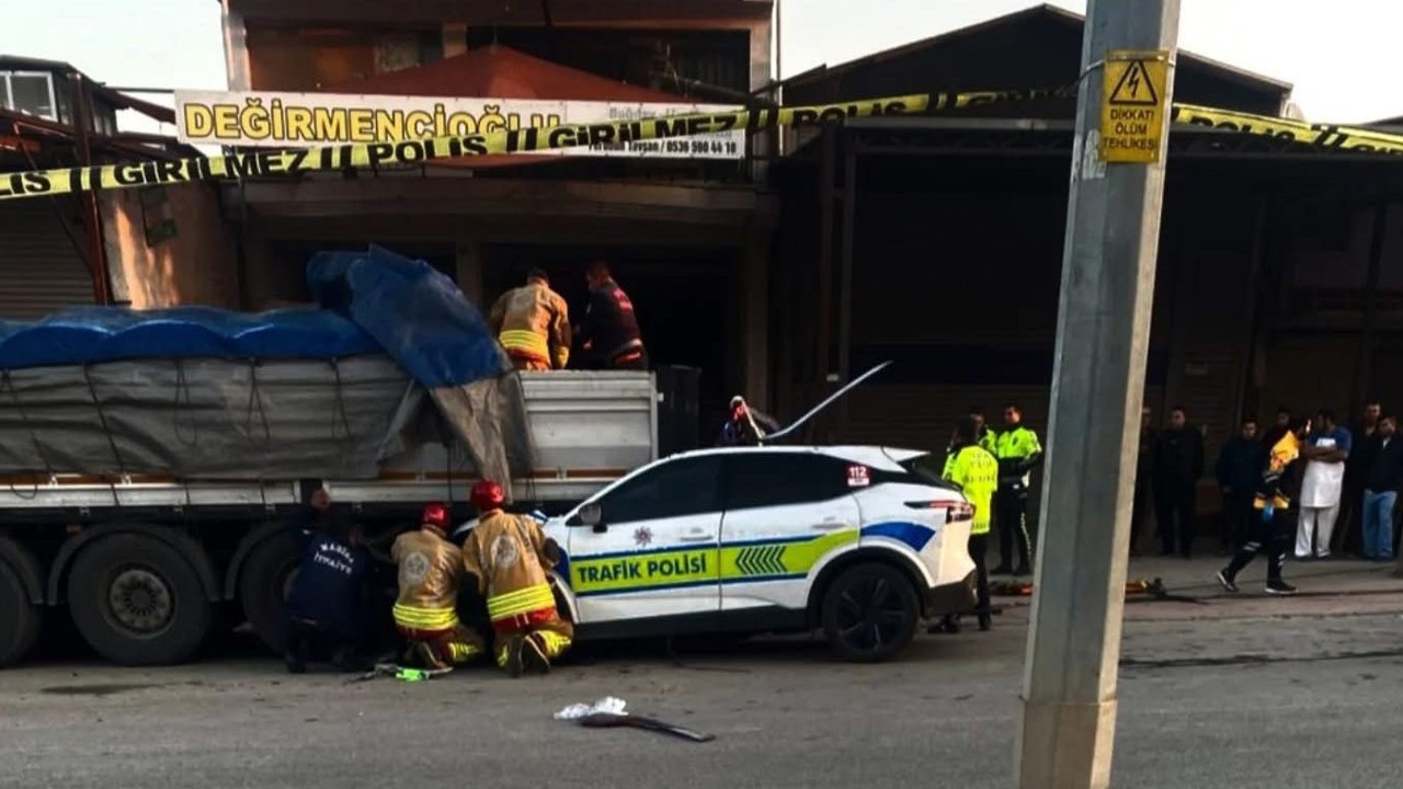 Manisa’de 1 polisin şehit olduğu kaza kamerada
