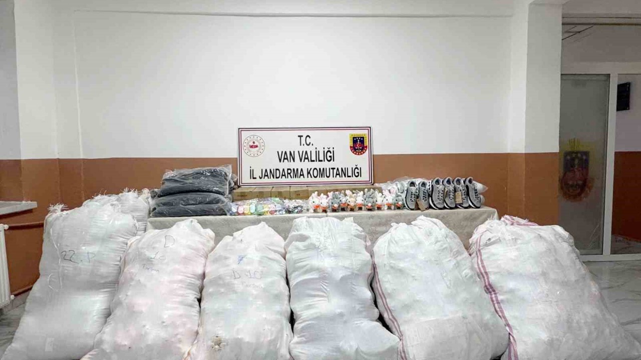 Başkale’de 4 milyon 163 bin TL değerinde kaçak malzeme ele geçirildi
