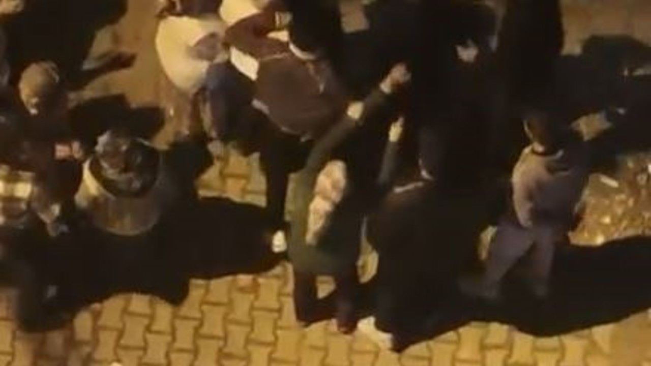 Arnavutköy’de ’ses’ tartışması sopalı kavgaya dönüştü
