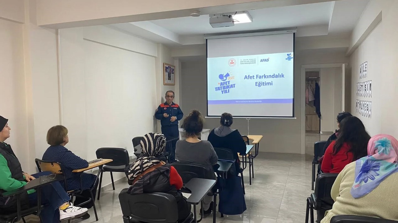 Karacasu’da afet farkındalık eğitimi
