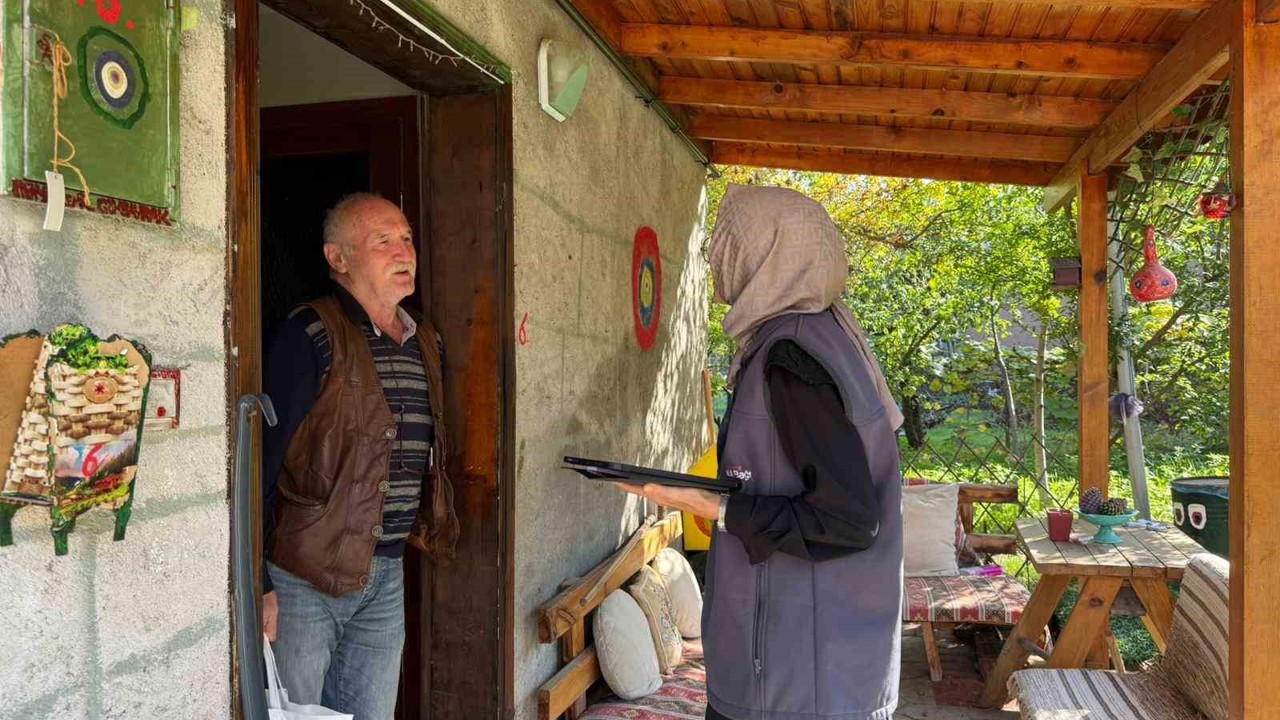 Başiskele’de "Gönül Bağı" ekipleri hane ziyaretlerini sürdürüyor
