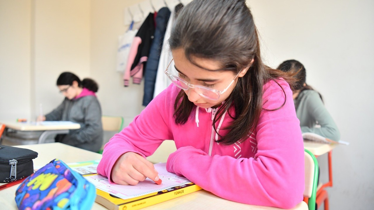 Yeşilyurt Belediyesi’nden öğrencilere ücretsiz kurs desteği
