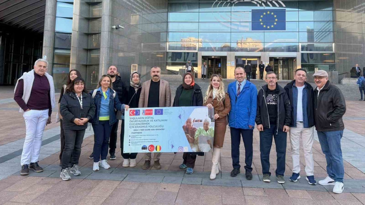 Yaşlıların dijital okuryazarlığını güçlendirmek için önemli adım
