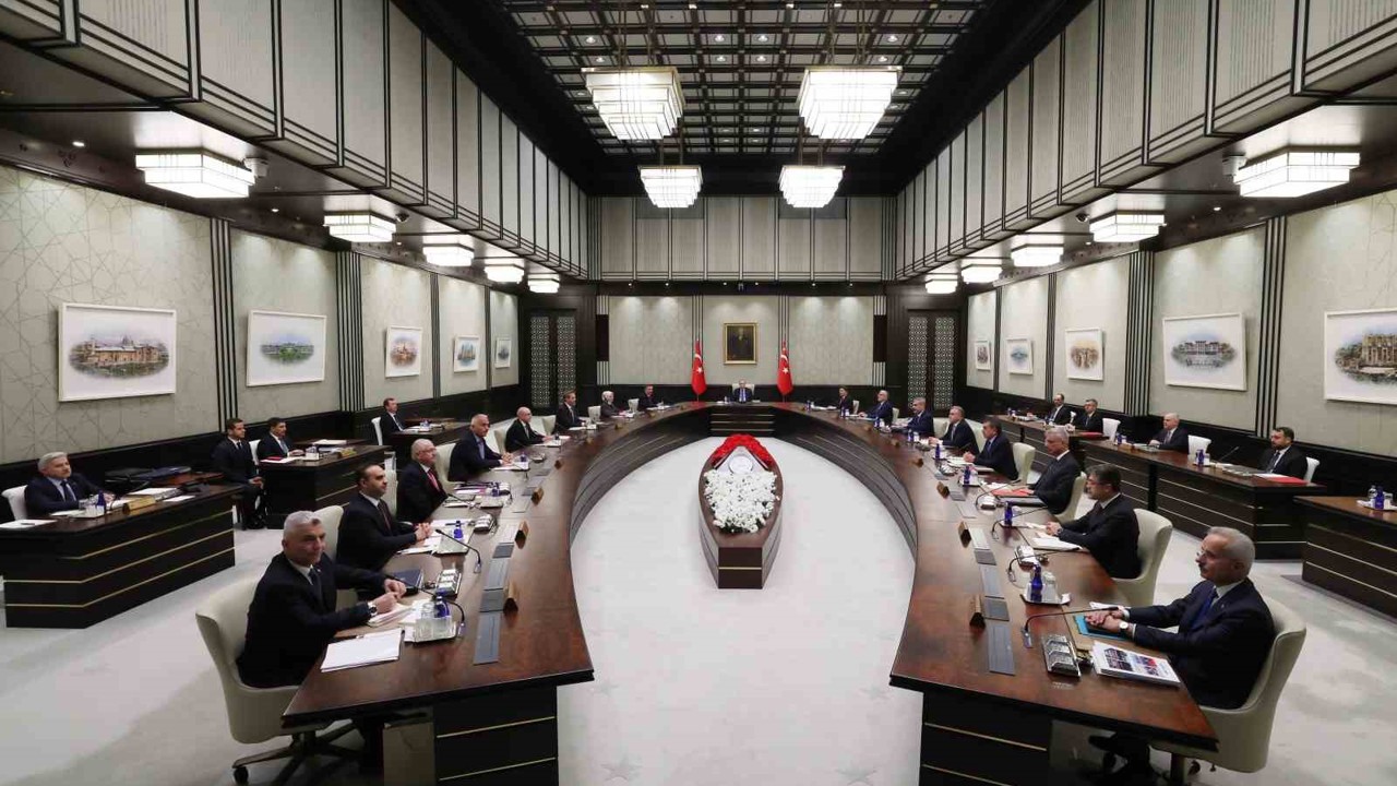 Cumhurbaşkanlığı Kabinesi, Cumhurbaşkanı Recep Tayyip Erdoğan başkanlığında Beştepe’de toplandı.

