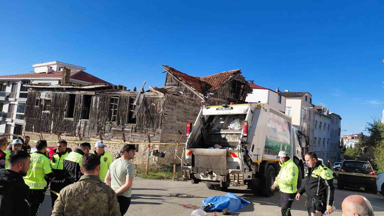 Sinop Belediyesi çöp kamyonu önünden geçen yaşlı kadını ezdi: Cinayet gibi kaza kameraya yansıdı
