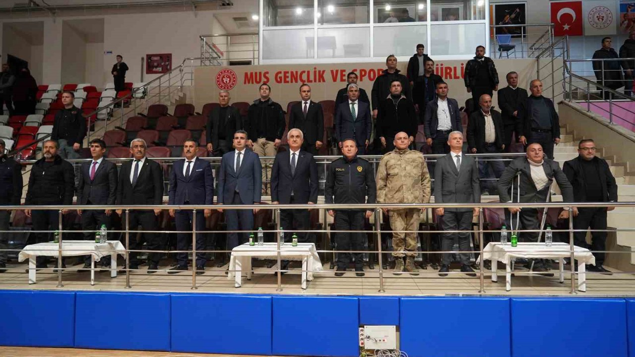 Muş’ta 35 amatör spor kulübüne 2 milyon TL malzeme desteği

