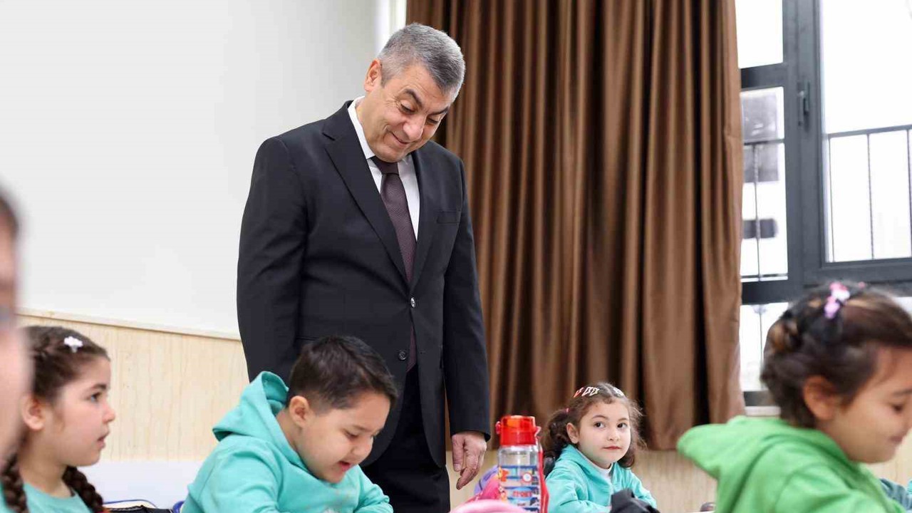 Vali Toros: "Yıkılan bin 469 derslik yerine bin 534 modern derslik yaptık"
