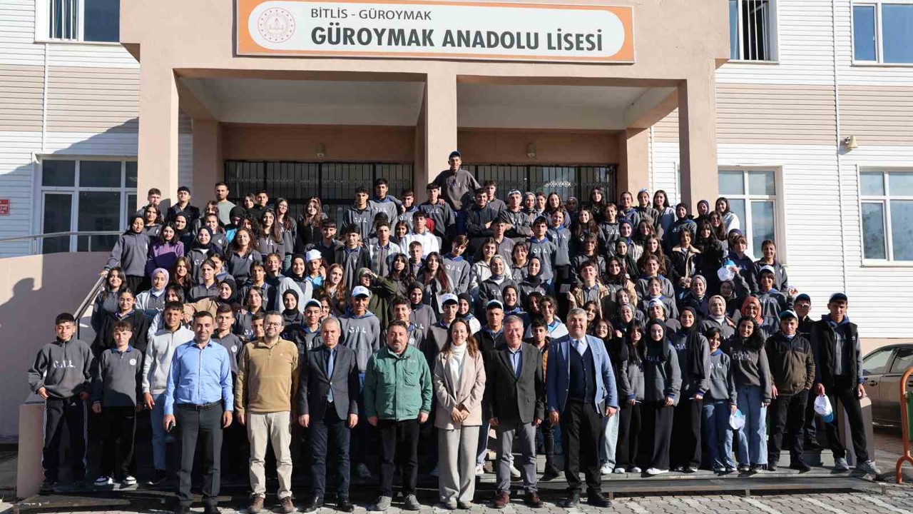 "Mavide Bilim" projesi Güroymak’ta öğrencilerle buluştu
