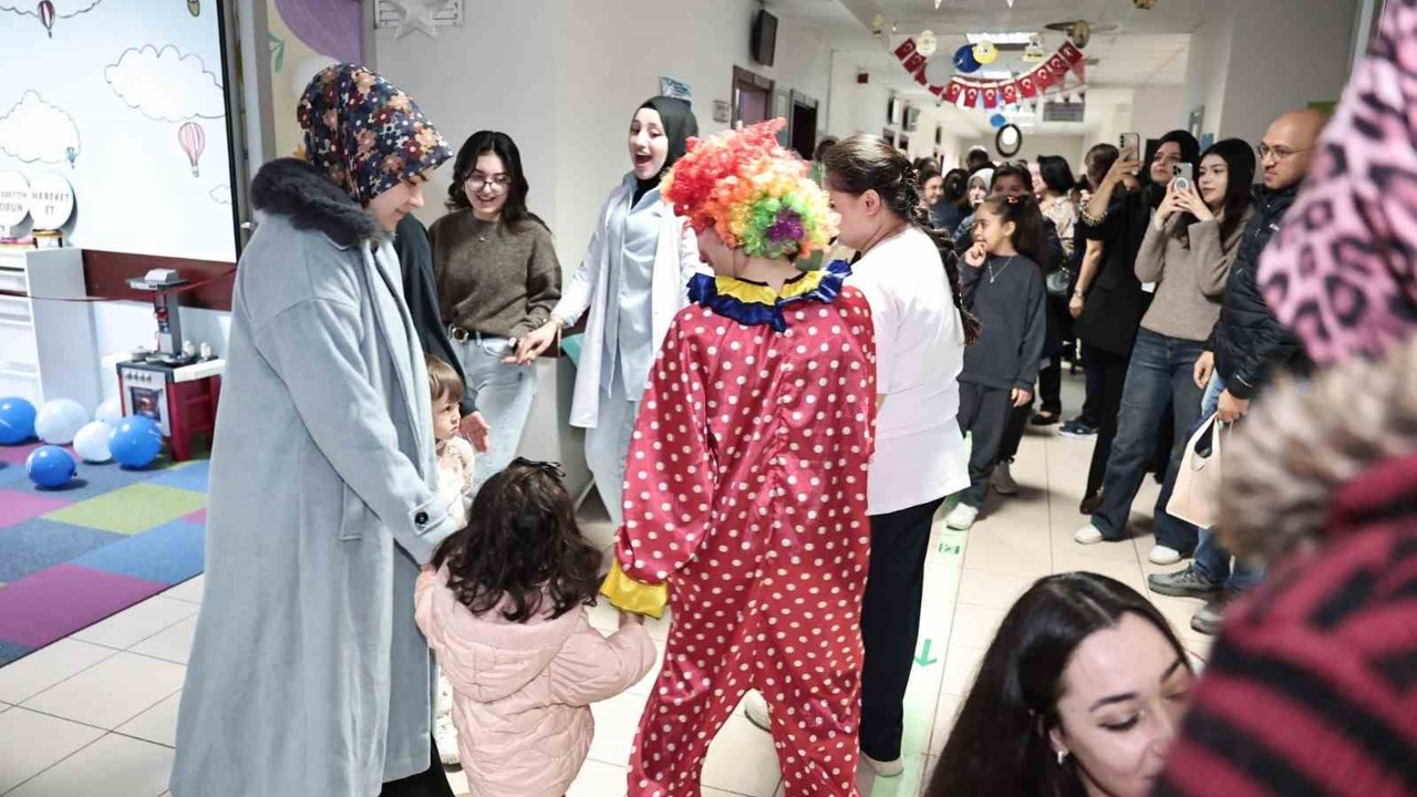Diyabetli çocuklar için oluşturulan oyun ve terapi odası hizmete girdi
