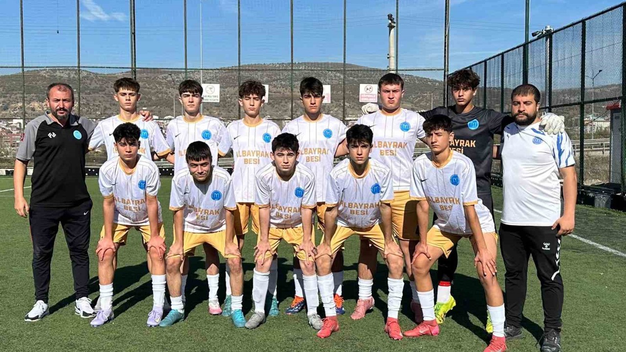 Bilecik U16 Gençler Ligi’nde 3 maçta fileler 20 kez havalandı
