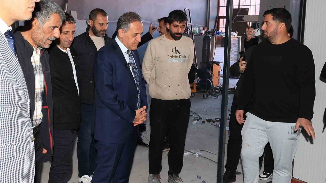 Vali Usta, asfalt çalışmalarını inceledi
