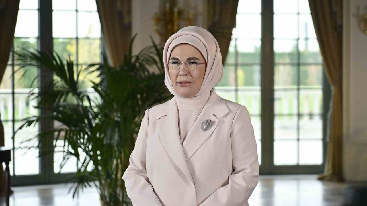Emine Erdoğan, "Büyüyen Avrupa 2025 Uluslararası Zirvesi"ne video mesaj gönderdi:
