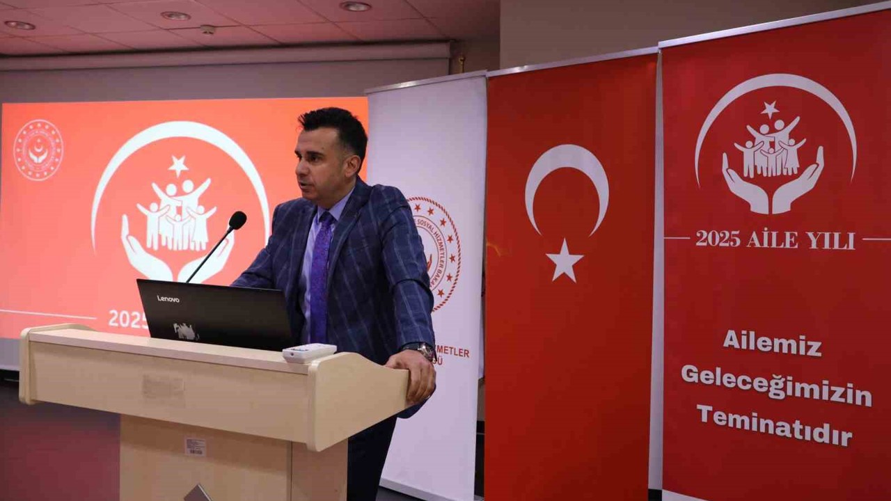 Aile eğitiminde onurlandırma yaklaşımı ele alındı
