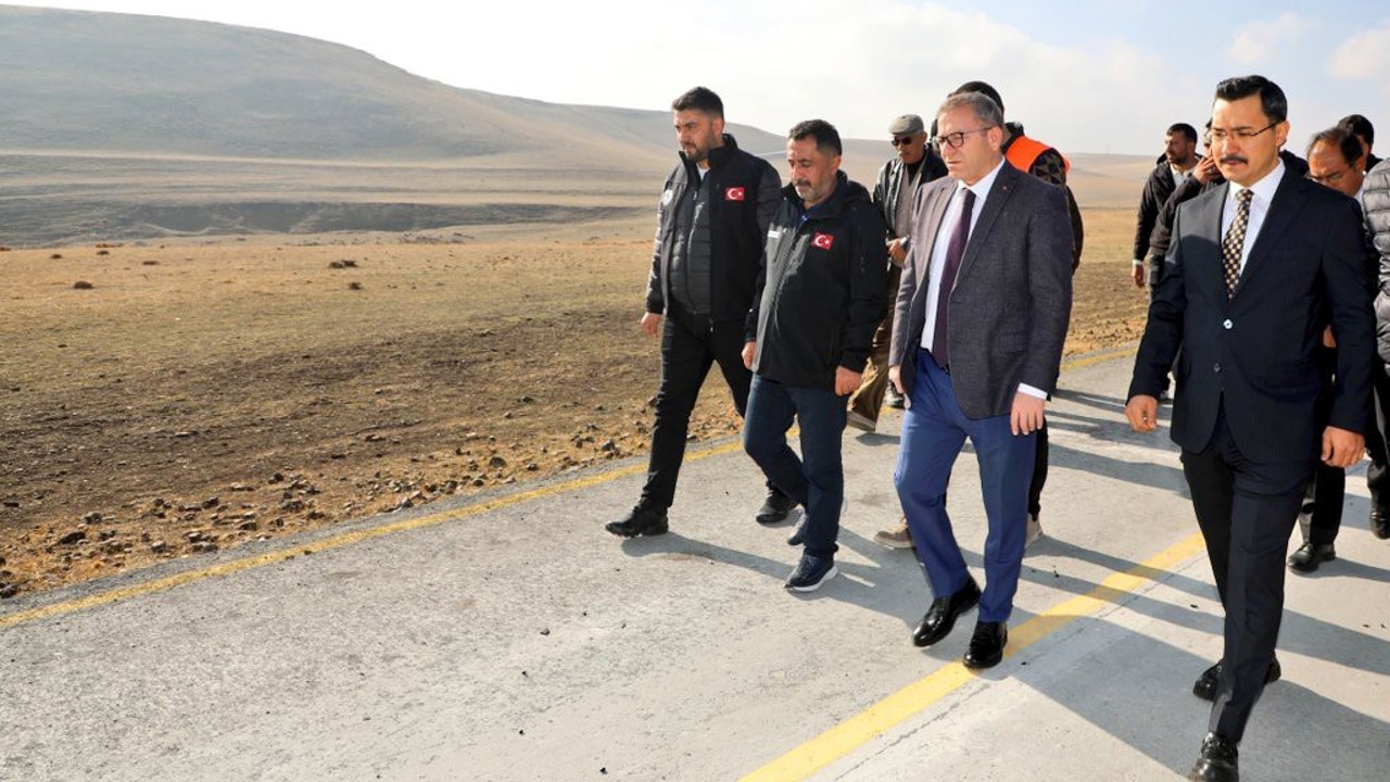 Geçit köyü beton yola kavuştu

