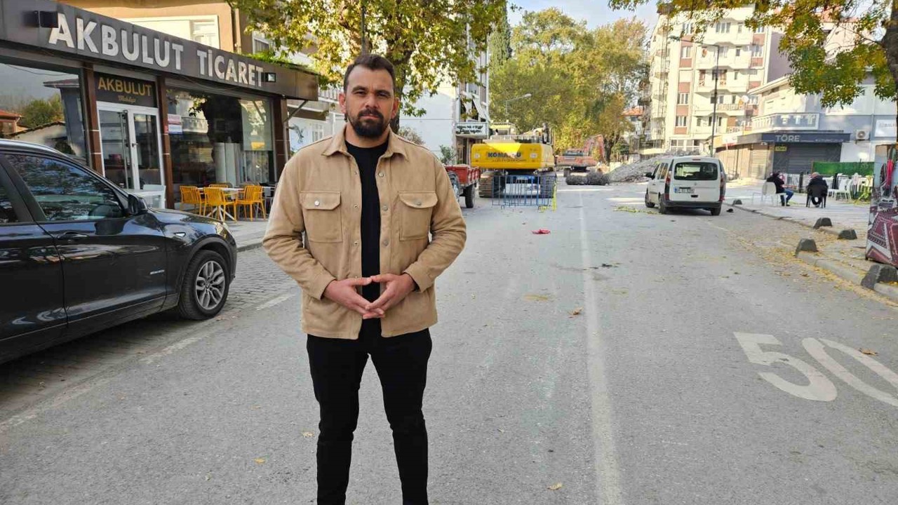 Uzman Doç. Dr. Süleyman Gücek: "Sındırgı’daki hasarın sebebi 2000 yılı öncesi yapılar"
