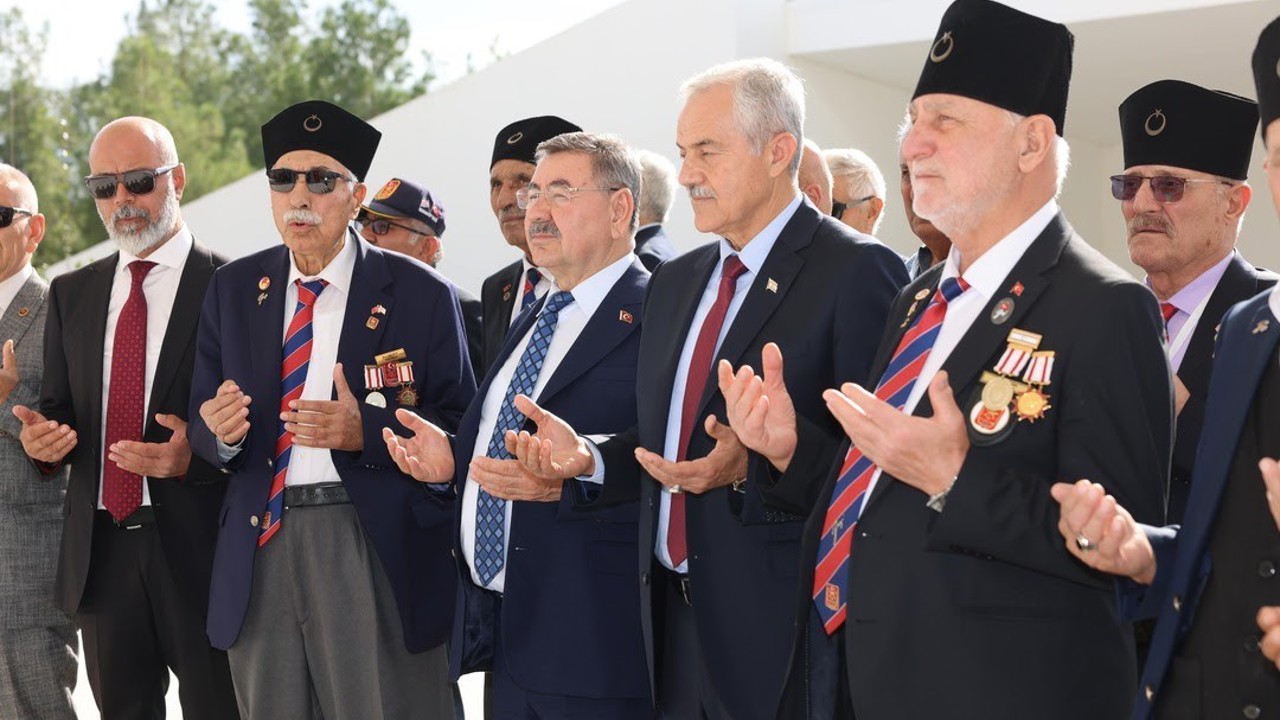 Gölbaşı Belediye Başkanı Odabaşı, ilçedeki gazilerle KKTC’nin 42. yıl kutlamasına katıldı
