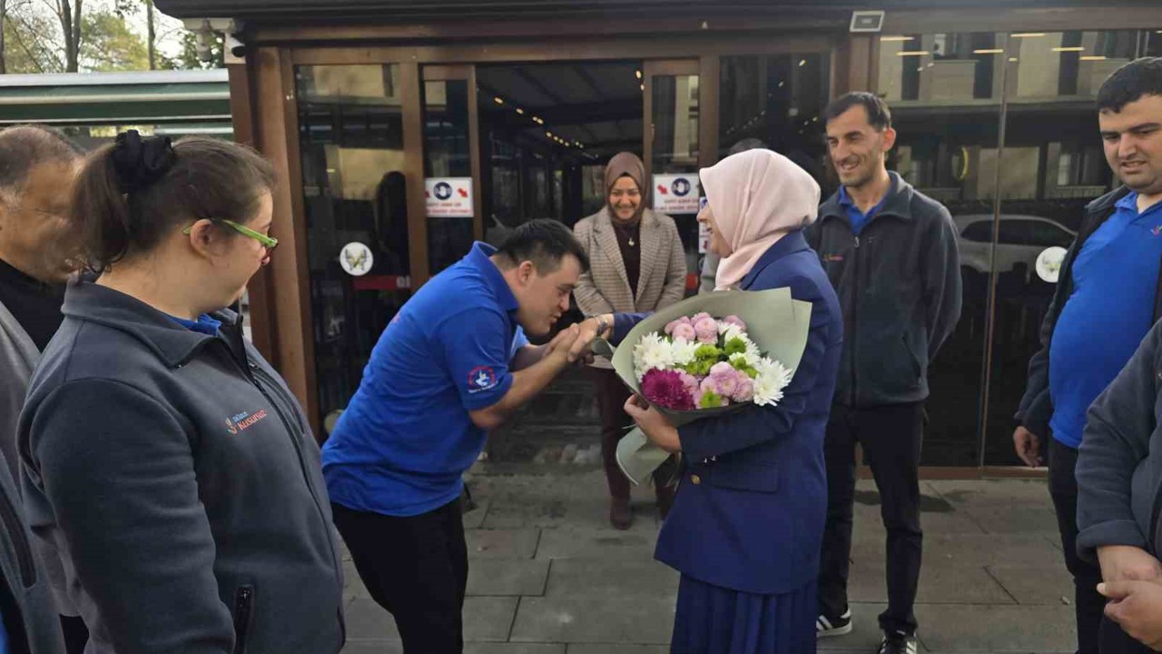 Düzce İl Milli Eğitim Müdürü’nden Kusursuz Kafe’ye ziyaret
