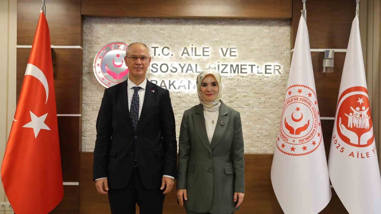 Bakan Göktaş, KKTC Çalışma ve Sosyal Güvenlik Bakanı Hasipoğlu ile bir araya geldi
