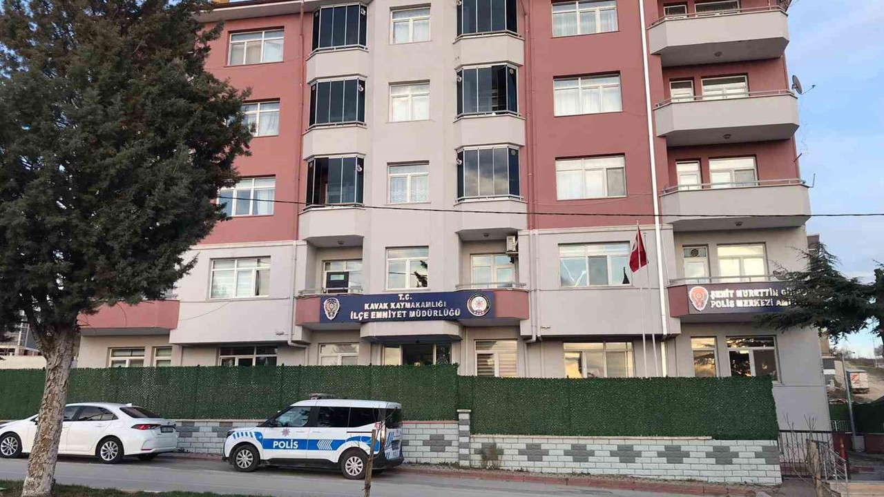 Kendini vuran polis memuru hayatını kaybetti
