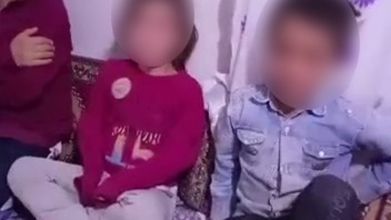 Çocuklarına kemerle işkence yapıp bir de cep telefonuyla kayıt altına aldı
