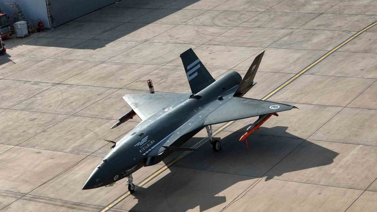 Bayraktar KIZILELMA Gökdoğan füzesi ile buluştu o anları İHA görüntülendi
