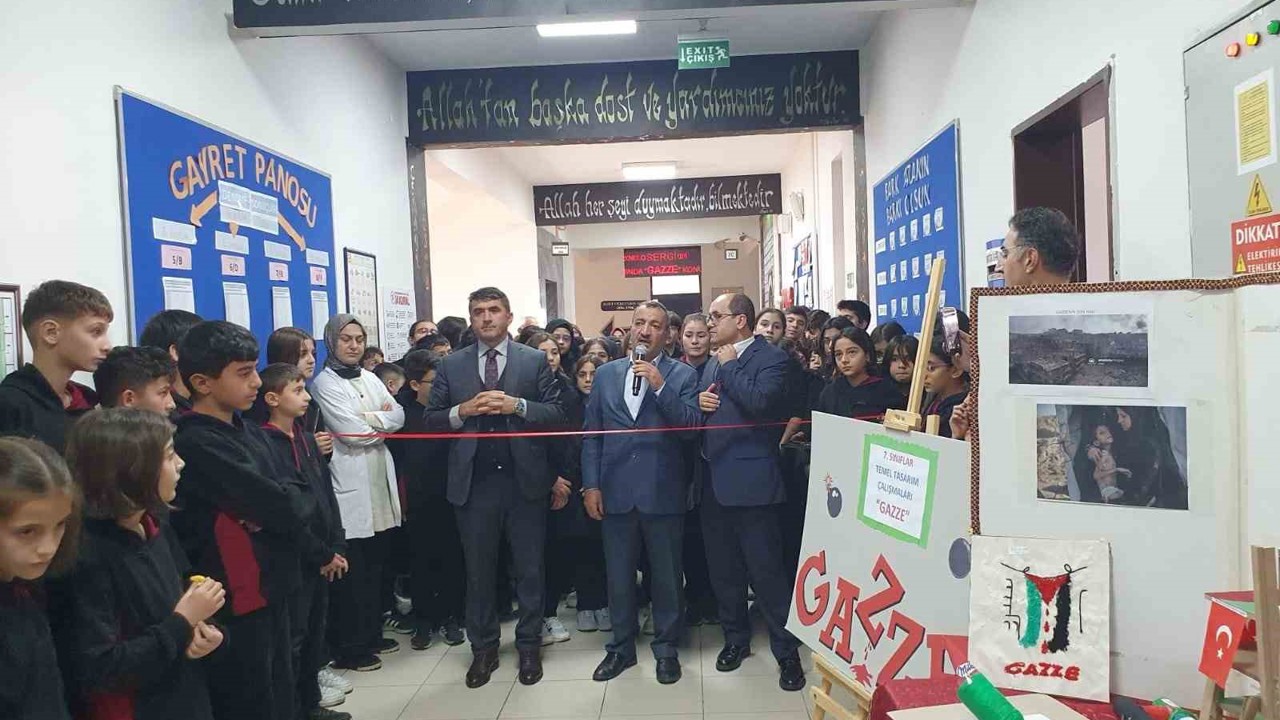 İbrahim Hakkı Kubilay İmam Hatip öğrencilerinden örnek sergi
