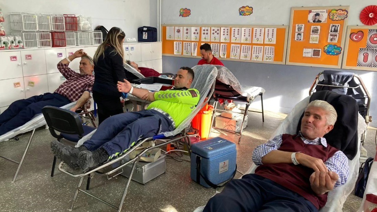 Altıntaş Zafer İlkokulunda kan bağışı kampanyası
