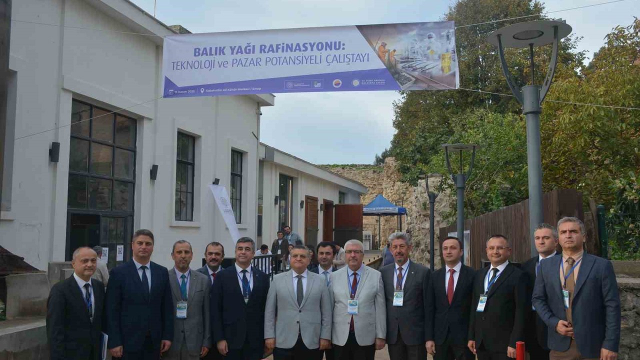 Balıkçılık sektörü Sinop’ta bir araya geldi: Balık yağı üretim potansiyeli ortaya çıkarılıyor
