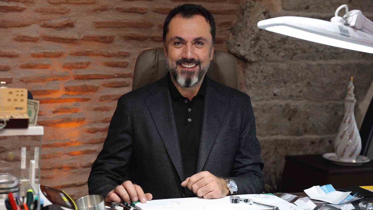 Altın 4 bin 232 dolar seviyesinde dengede: "Sessizlik çoğu zaman yeni bir yükseliş dalgasının habercisidir"
