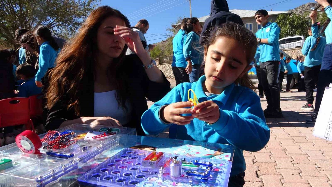 Kaşif 02, bilim ve teknolojiyi köy okullarındaki öğrencilerin ayağına götürüyor
