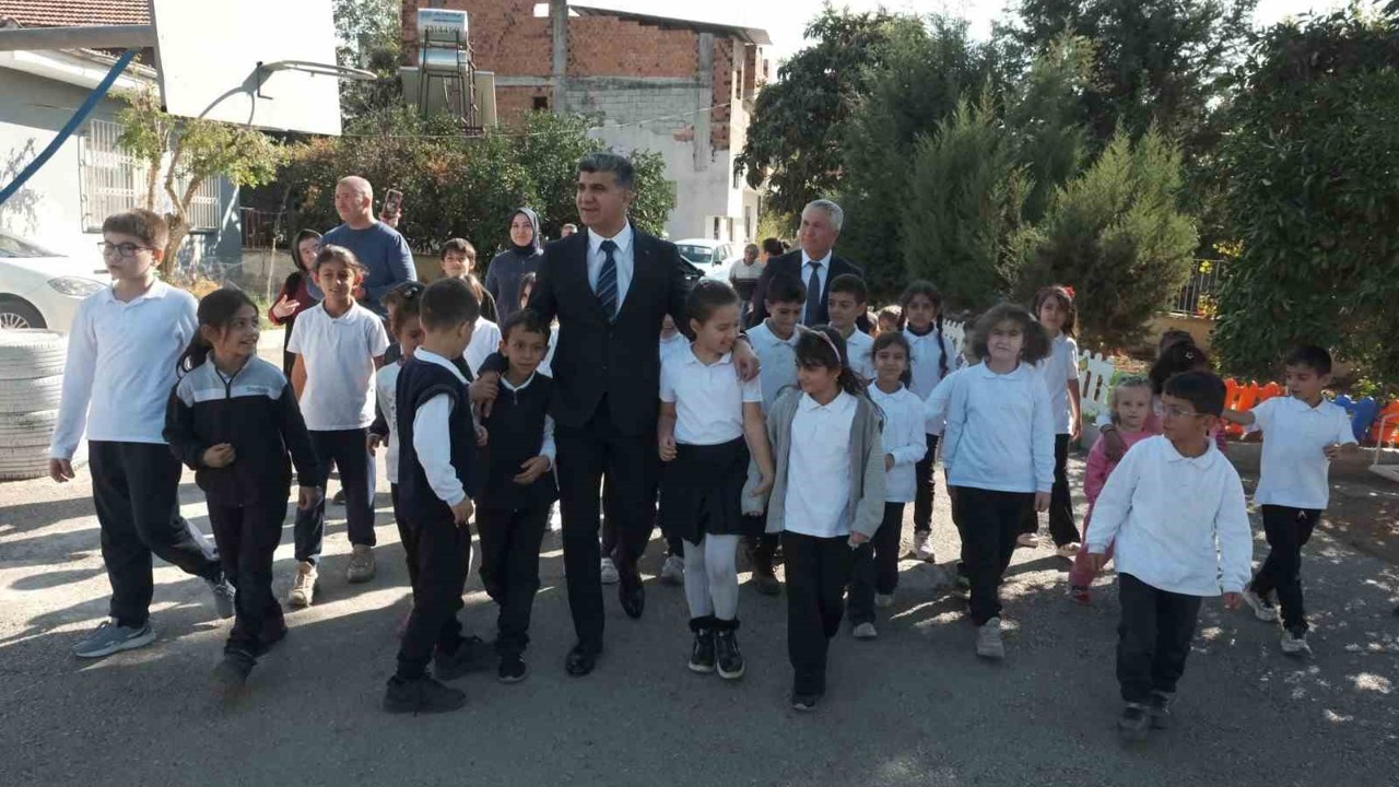 Şener: "Çocuklarımızın en iyi şartlarda eğitim alması için çalışıyoruz"
