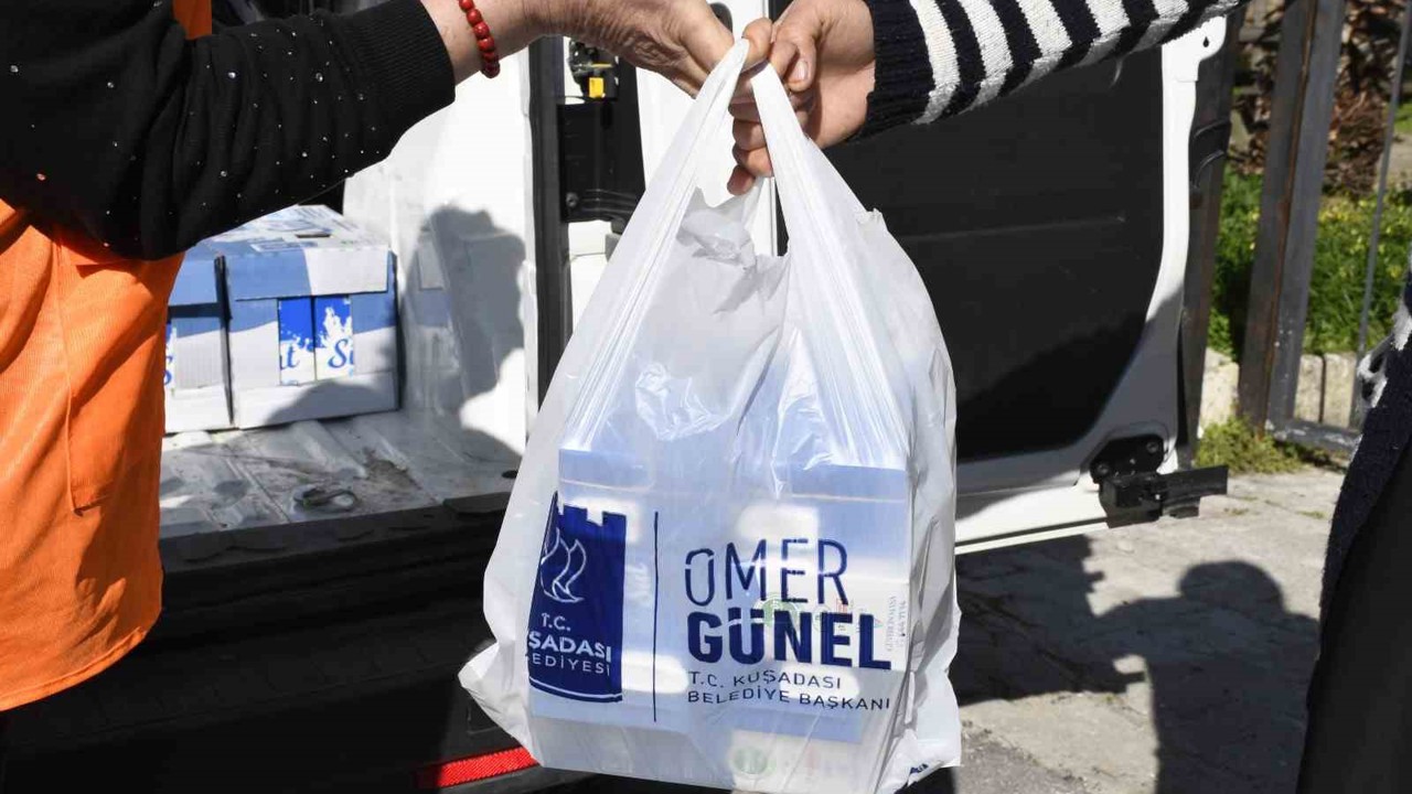 Kuşadası’nda çocukların gelişimi için periyodik süt dağıtımı devam ediyor
