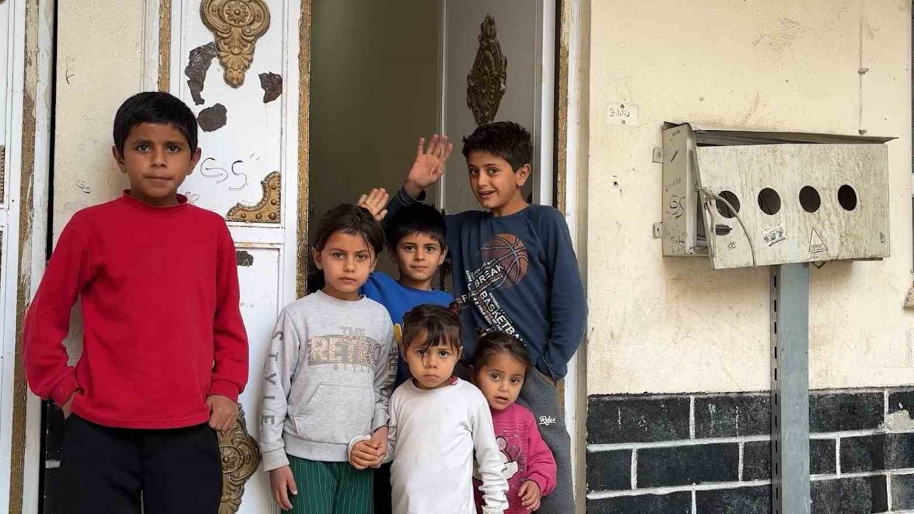 Zor şartlarda yaşayan 6 yetim çocuklu aile için yeni bir hayat başladı
