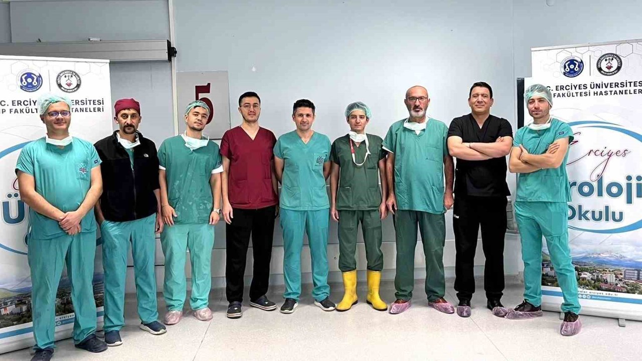 ERÜ Hastaneleri’nde, ‘Böbrek Taşlarında Retrograd İntrarenal Cerrahi (RIRS) Kursu’ düzenlendi
