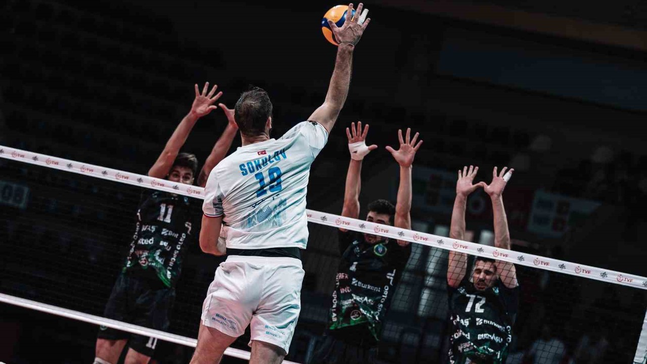 Efeler Ligi: Halkbank: 3 - Bursa B.B. Spor: 0

