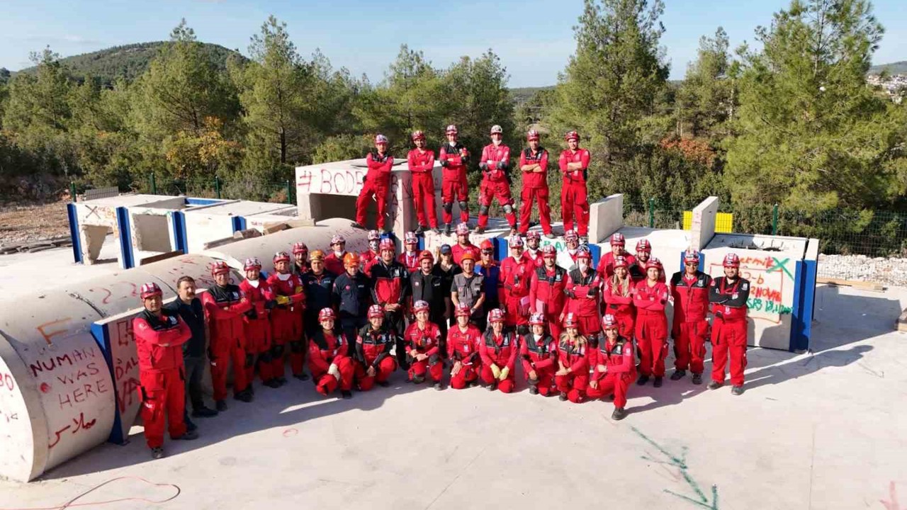 Bodrum Belediyesi kurtarma ekibi, sınavı başarıyla tamamladı
