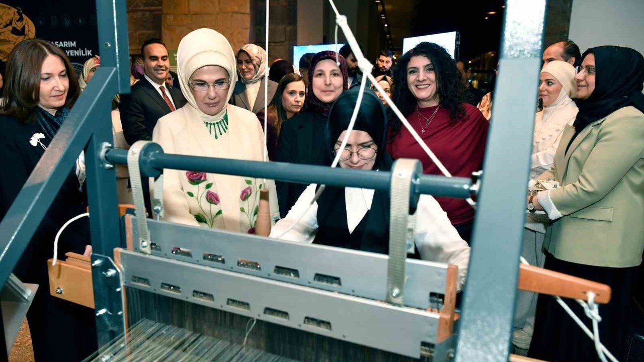 Emine Erdoğan: "Sof kumaşının desenlerindeki zevkiselim ve dokumasındaki ustalık, onu 16. ve 17. yüzyıllarda dünyaca tanınan bir kumaş haline getirmiştir"
