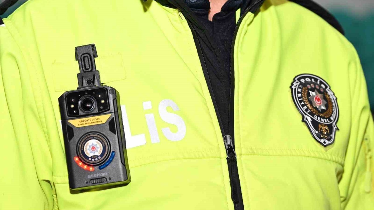 Erzincan’da trafik ekiplerine yeni nesil yaka kamerası eğitimi verildi
