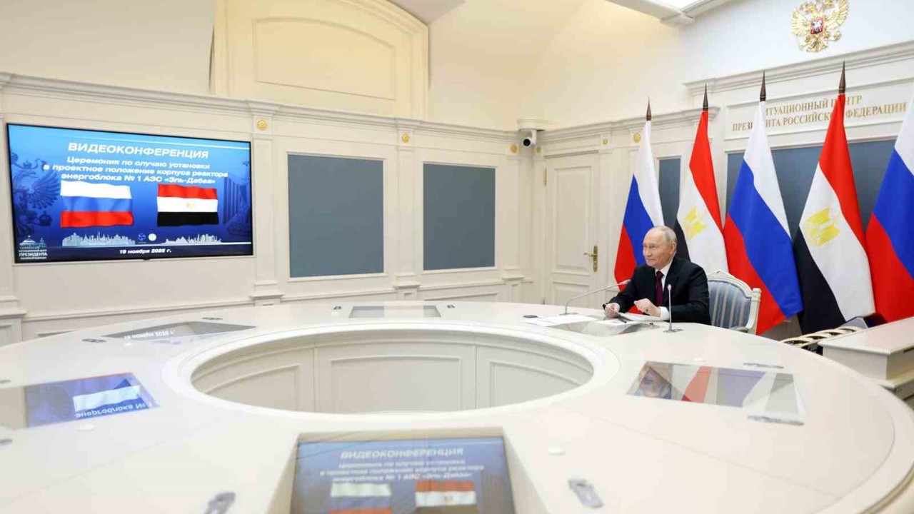 Putin ve es-Sisi, Mısır’da inşa edilen El-Dabaa Nükleer Santrali için düzenlenen törene katıldı
