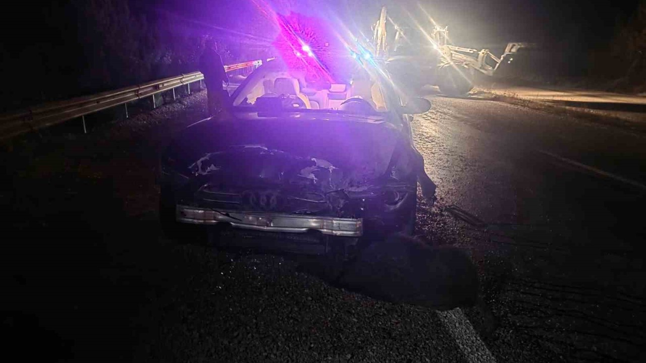 Sinop Belediye Başkanı’nın makam aracı domuz sürüsüne çarptı: Başkan kazayı yara almadan atlattı
