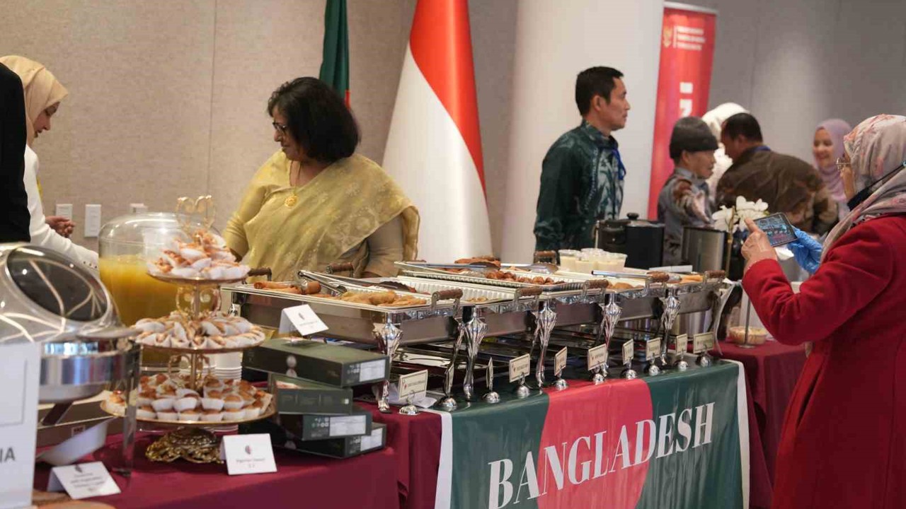 Türkevi’ndeki İslam Mirası Derneği’nin yıllık pazarına yoğun ilgi
