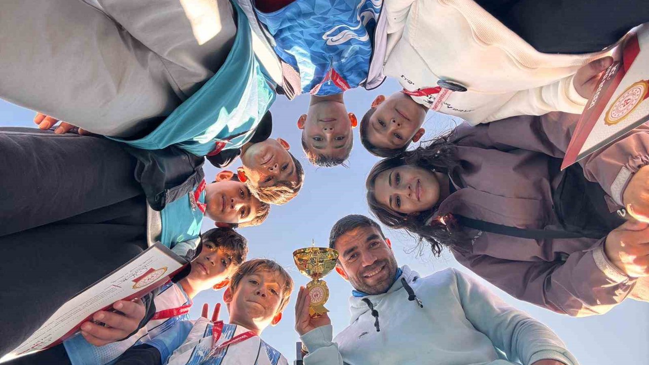 Cumhuriyet Ortaokulundan çifte başarı
