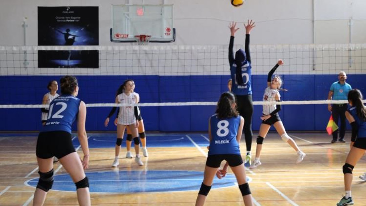 Bilecik’te öğrenciler hem sporda hem okulda başarı için mücadele ediyor
