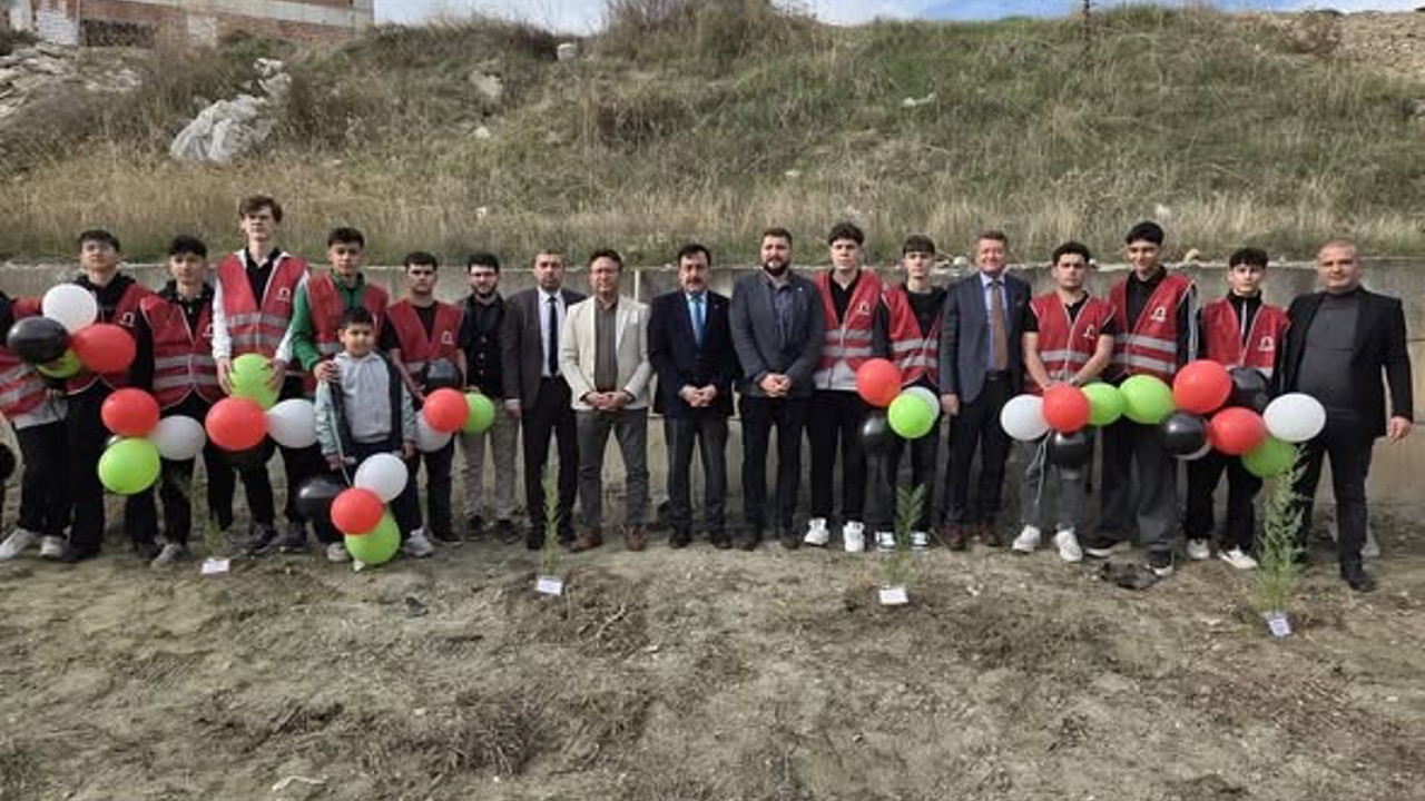 Bilecik’te öğrenciler fidan dikerek kardeşlik ve çevre bilinci kazandı
