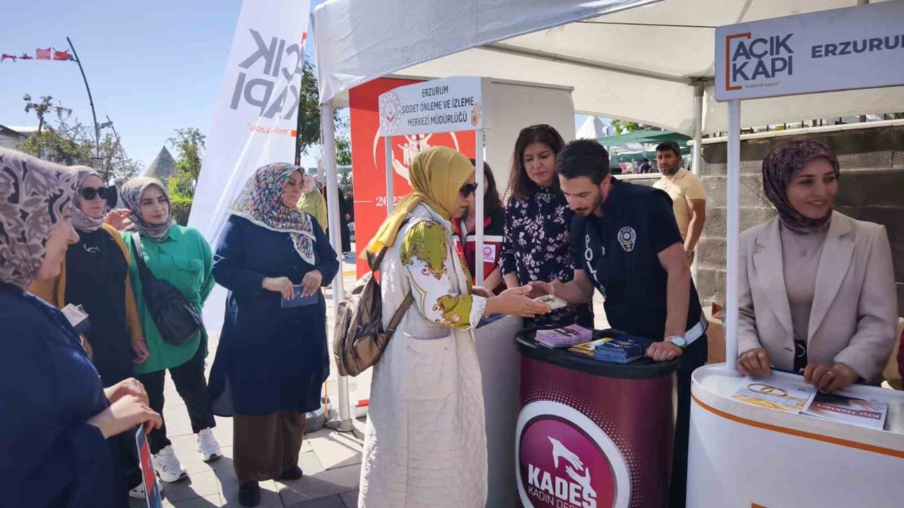 Açık Kapı Şube Müdürlüğü, Kadına Yönelik Şiddetle Mücadele konusunda bilgilendirme faaliyetlerini sürdürüyor
