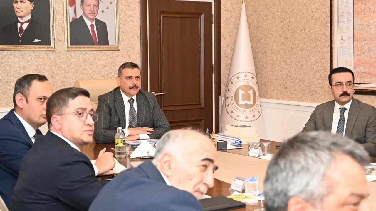 Uzundere’deki heyelan masaya yatırıldı
