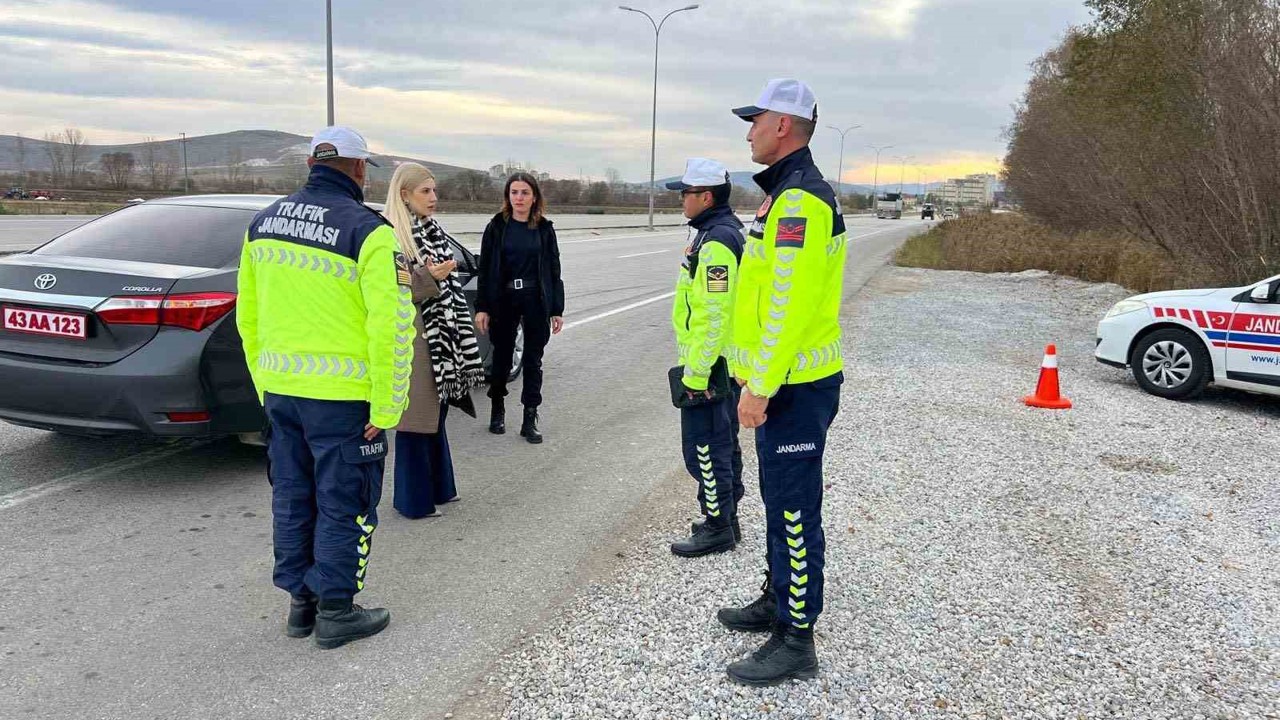 Altıntaş Kaymakamı Ayşegül Yıldırım yol denetimine katıldı
