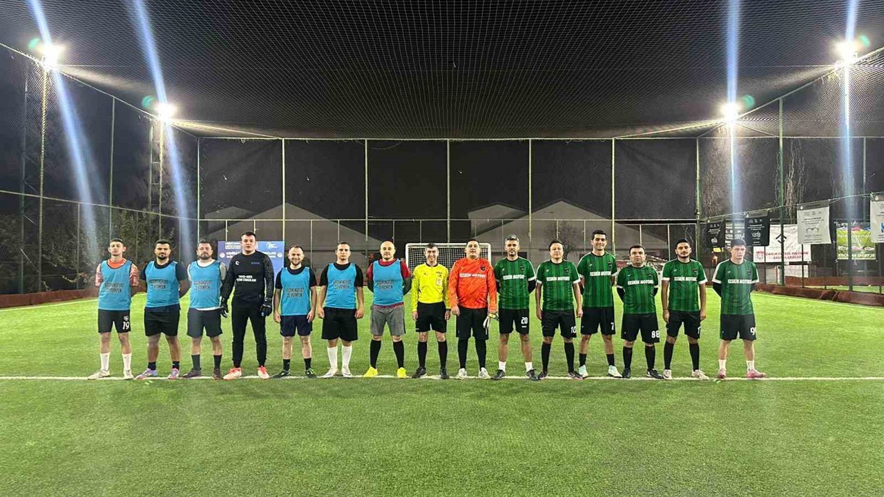 Başkan Tatık, halı sahada buluşan gençleri yalnız bırakmadı
